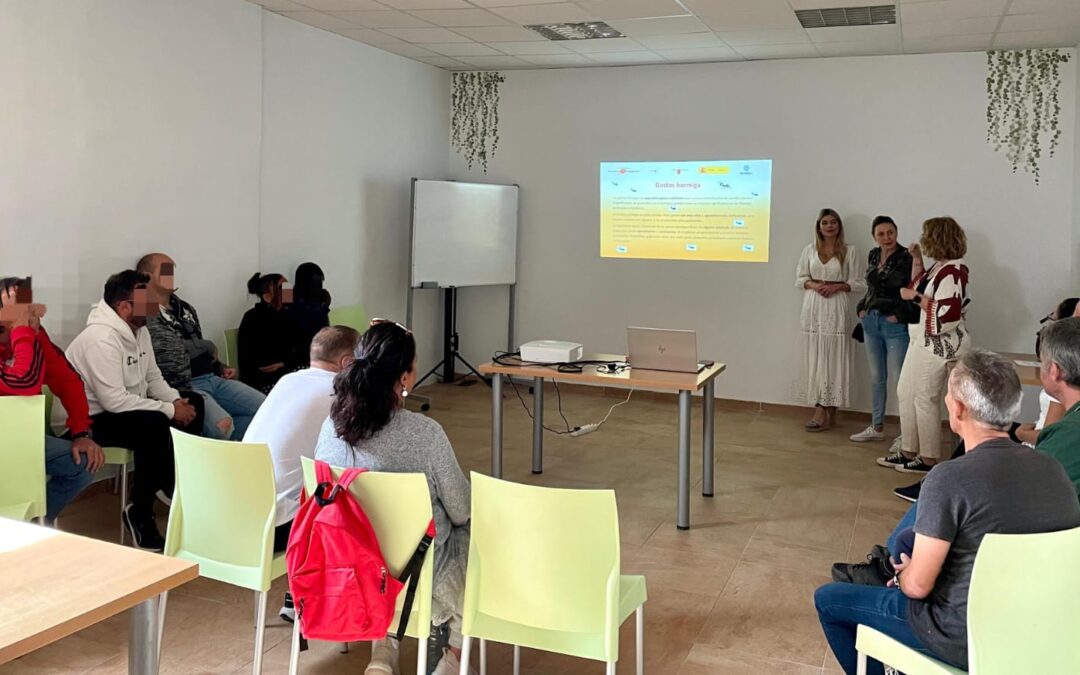 Visita a nuestra comunidad terapéutica de la Concejala de la Mujer y la Concejala de Sanidad de Lorca